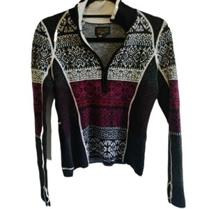 Icelandic Designs Wool Pattern Pullover Sweater Layer